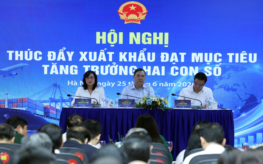 Theo Phó Thủ tướng Thường trực, cải cách thể chế tiếp tục là nhiệm vụ trọng tâm nhằm tạo môi trường đầu tư kinh doanh thuận lợi hơn cho doanh nghiệp. Ảnh: VGP