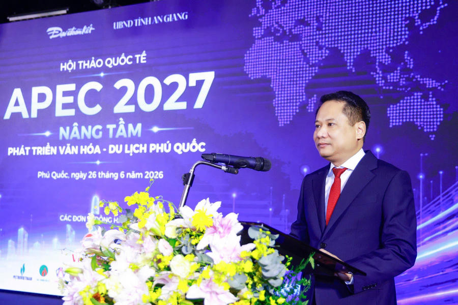 Ông Trương Thành Trung, Ủy viên Ủy ban Trung ương MTTQ Việt Nam, Bí thư Đảng ủy, Tổng Biên tập Báo Đại đoàn kết, Trưởng Ban Tổ chức Hội thảo phát biểu khai mạc. Ảnh Quang Vinh.