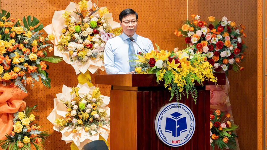 PGS.TS Nguyễn Xuân Hoàn được bổ nhiệm tiếp tục giữ chức Hiệu trưởng Trường ĐH Công Thương TP HCM PGS.TS Nguyễn Xuân Hoàn được bổ nhiệm tiếp tục giữ chức Hiệu trưởng Trường ĐH Công Thương TP HCM