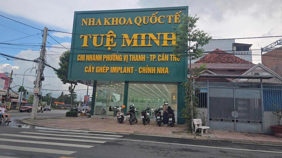 Cơ sở nha khoa Tuệ Minh ở phường Vị Thanh, TP Cần Thơ. Ảnh C.A
