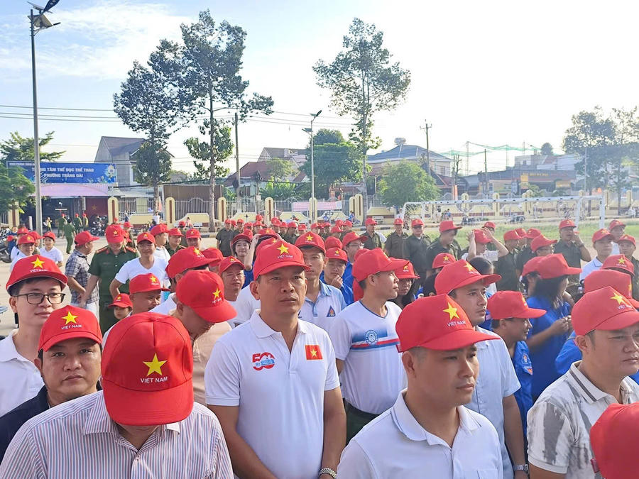 Các lực lượng ban ngành và đông đảo nhân dân phường Trảng Dài tham gia