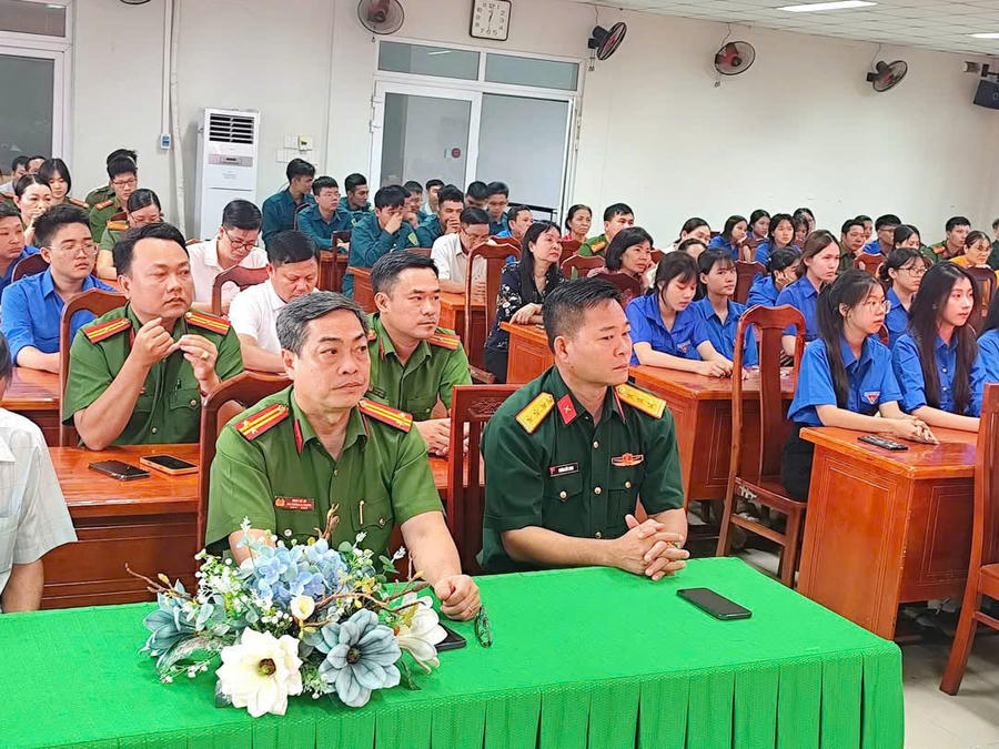 Đại biểu dự Lễ hưởng ứng, phát động Tháng hành động phòng, chống ma túy năm 2026.