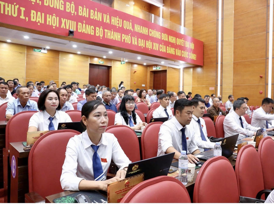 Các đại biểu tham dự Kỳ họp thứ tư HĐND xã Sóc Sơn. Ảnh: Tùng Nguyễn/ Hà Nội Mới