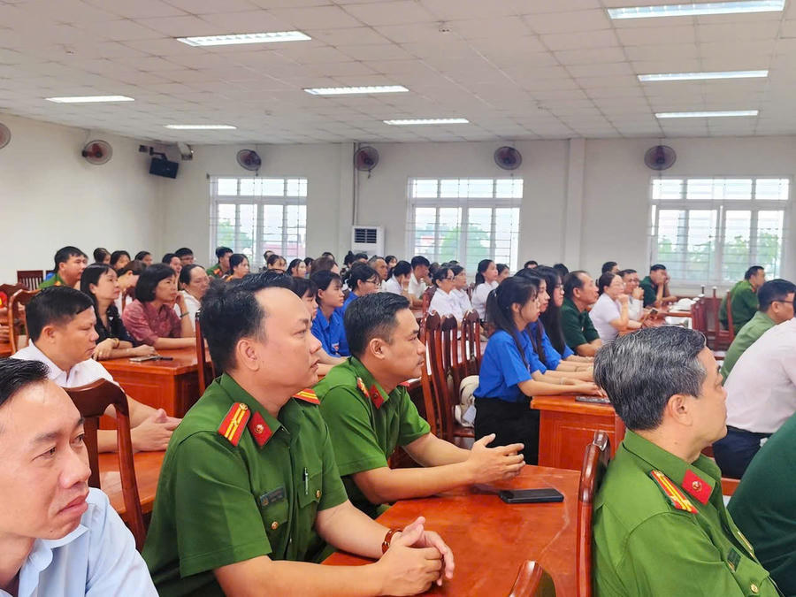 Đại biểu dự Lễ hưởng ứng, phát động Tháng hành động phòng, chống ma túy năm 2026.