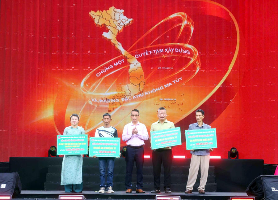Ngân hàng Chính sách xã hội trao tín dụng hỗ trợ người sau cai nghiện và các cơ sở sản xuất kinh doanh sử dụng lao động là người sau cai nghiện.