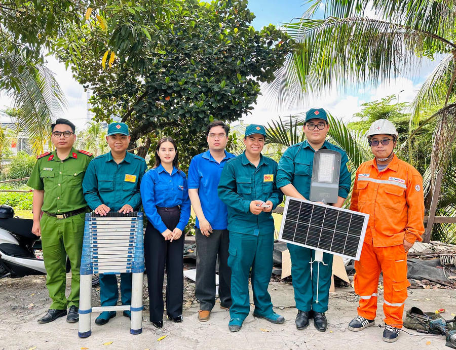 Đoàn Thanh niên phường Dĩ An đã phối hợp với Đoàn Thanh niên xã Bình Lợi và Đoàn Công ty Điện lực Bình Chánh.
