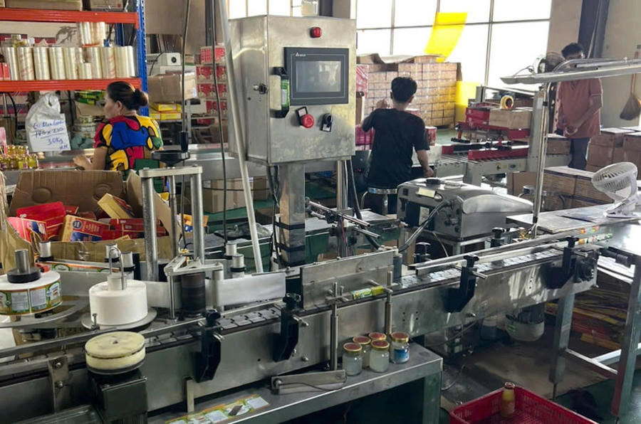 Hệ thống máy móc, thiết bị sản xuất nước yến, tổ yến giả. Ảnh C.A tỉnh Vĩnh Long