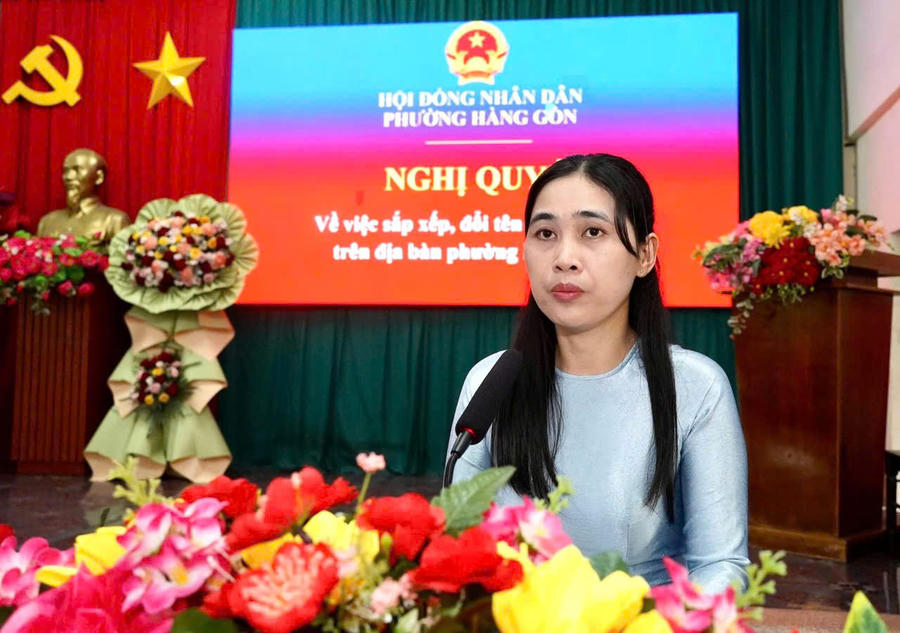 Đại biểu trình bày báo cáo chuyên đề.