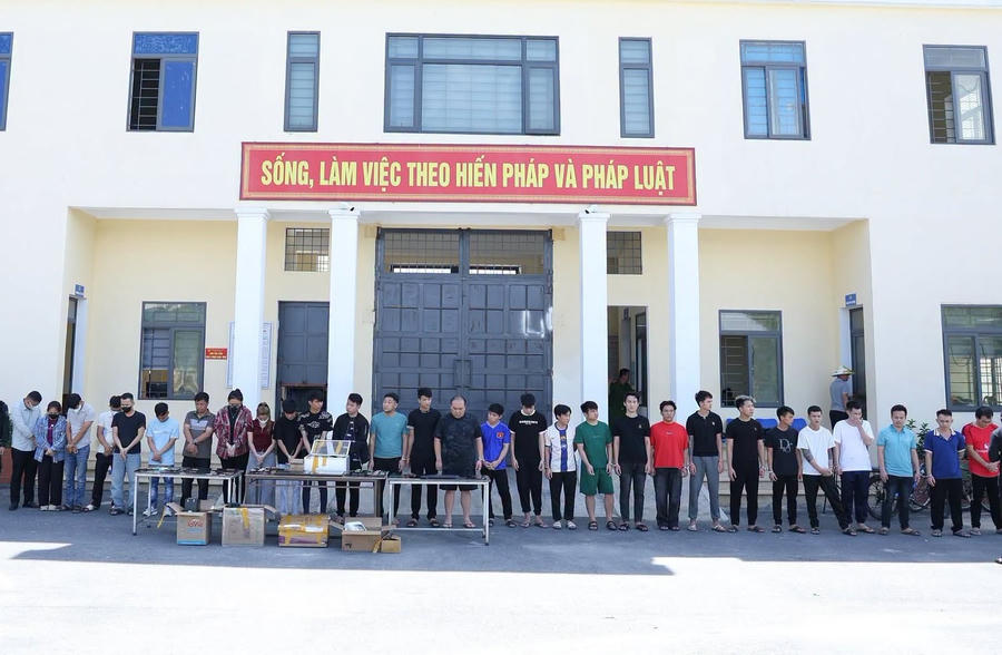 Nhóm đối tượng trong đường dây bị bắt giữ - Ảnh Công an Hà Tĩnh.