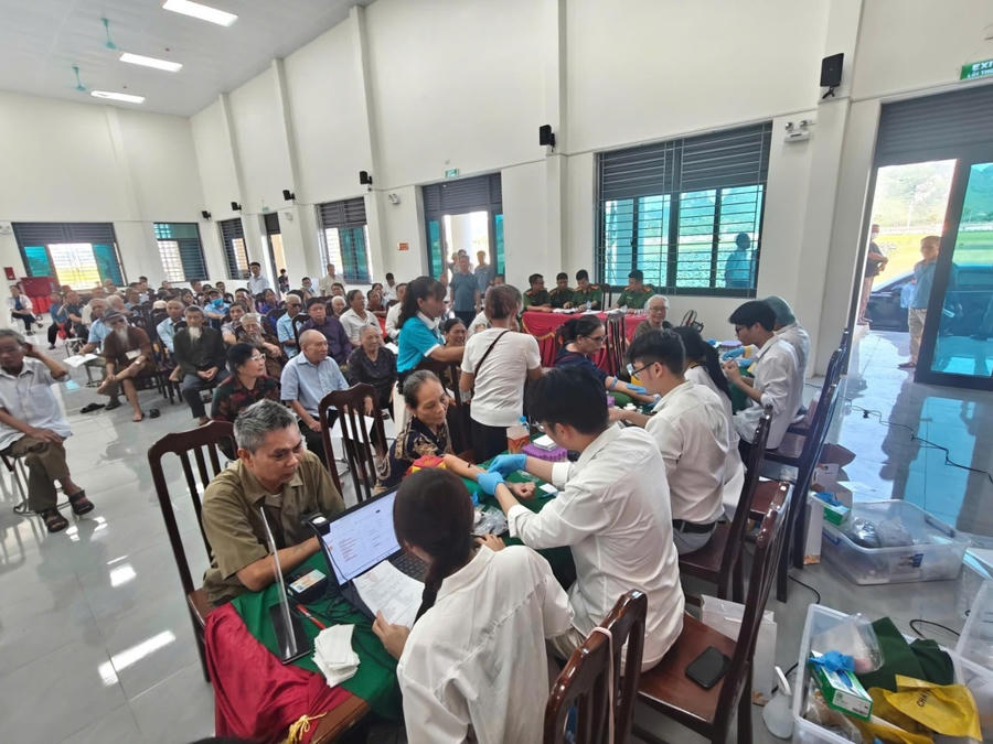 Buổi lấy mẫu ADN thân nhân liệt sĩ chưa xác định được thông tin tại xã Hồng Sơn.