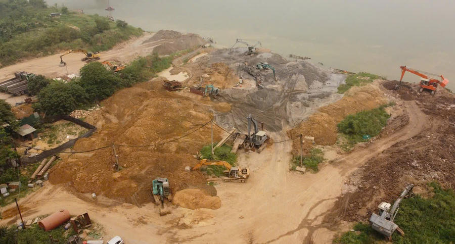 Hình ảnh 1 bãi tập kết VLXD trên địa bàn phường Phú Thượng.