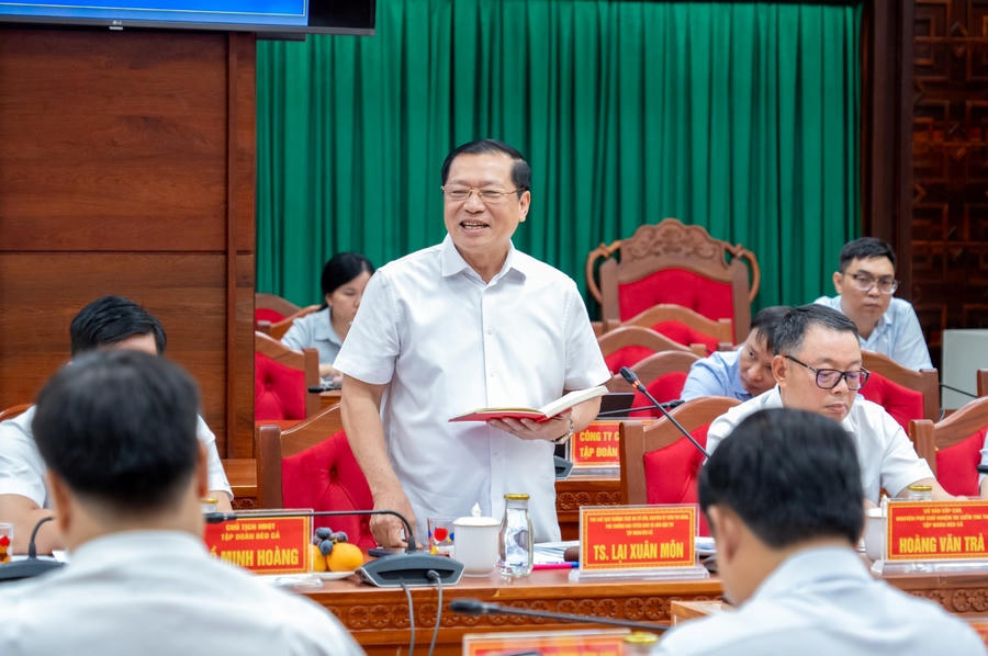 Ông Lại Xuân Môn - Phó Trưởng ban Ban Tuyên giáo và Dân vận Trung ương chia sẻ kinh nghiệm triển khai tuyến cao tốc Đồng Đăng - Trà Lĩnh.