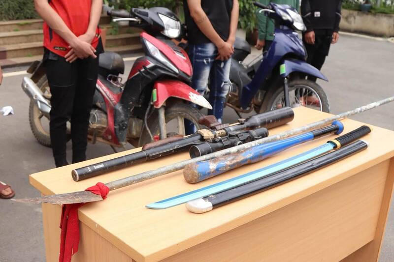 Tang vật các đối tượng thực hiện hành vi vi phạm pháp luật tại cơ quan Công an. Ảnh: Công an tỉnh Sơn La