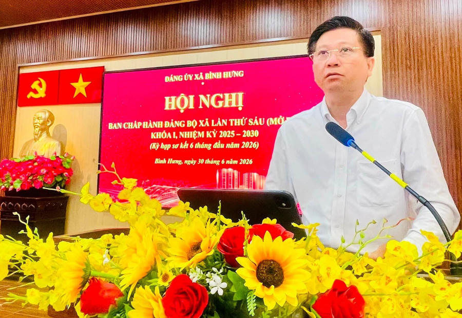 Ông Trần Văn Tuấn, Ủy viên Ban Thường vụ Thành ủy, Trưởng Ban Nội chính Thành ủy TP HCM phát biểu tại hội nghị.