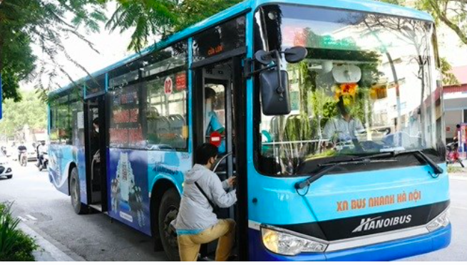 Hà Nội làm rõ phản ánh nhân viên xe buýt đòi đuổi khách. Ảnh: An Nhiên
