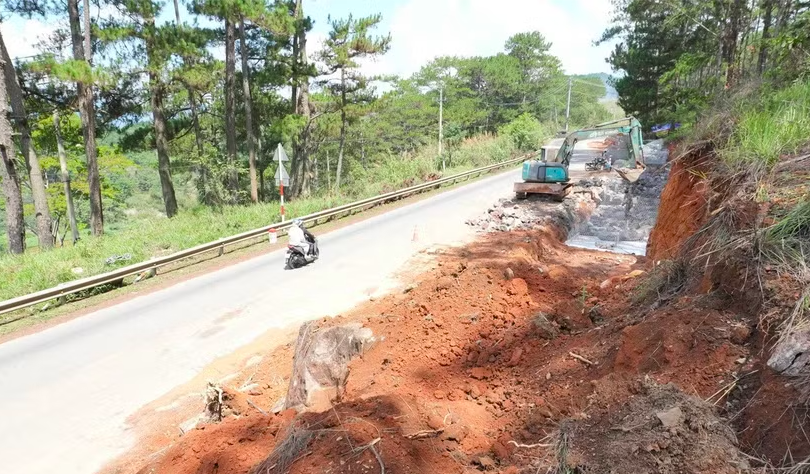 Phú Thọ khẩn trương khắc phục sạt lở trên tỉnh lộ 433.