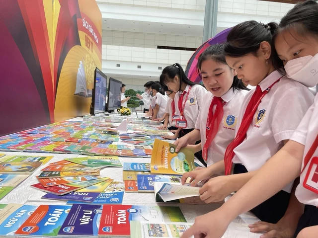 Học sinh sẽ được miễn phí sách giáo khoa từ năm học 2029-2030. Hình ảnh mang tính chất minh hoạ.