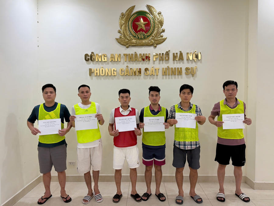 Các đối tượng trên.
