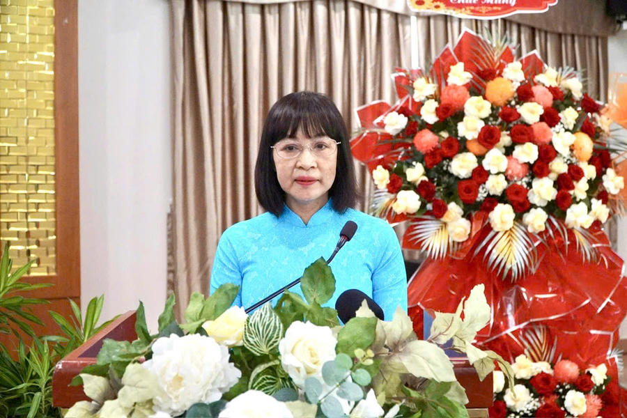 Bà Quảng Xuân Lụa, Giám đốc Trung tâm Xúc tiến Đầu tư, Thương mại và Du lịch tỉnh An Giang phát biểu khai mạc.