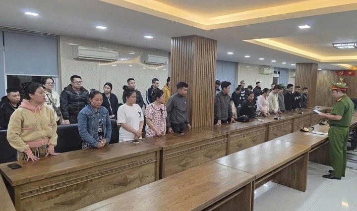 Một số người liên quan đến đường dây rửa tiền vừa bị Công an TP Đà Nẵng triệt phá. Ảnh: Công an TP Đà Nẵng.