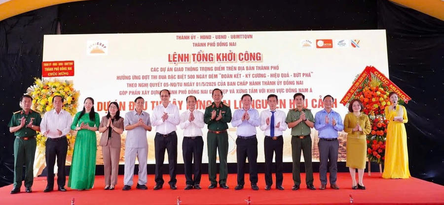 Lễ tổng khởi công các dự án giao thông trọng điểm.