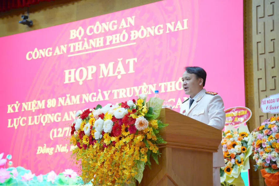 Đại tá Nguyễn Chí Toàn, Phó Giám đốc Công an TP Đồng Nai phát biểu tại buổi họp mặt.