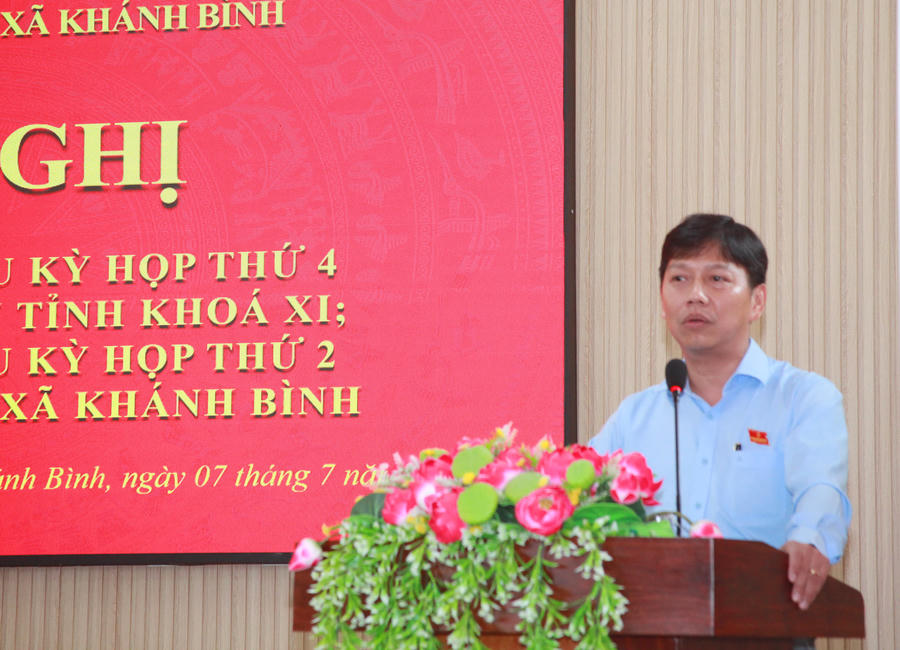Đại diện UBND xã, các phòng, ban chuyên môn giải trình, làm rõ các ý kiến, kiến nghị của cử tri.
