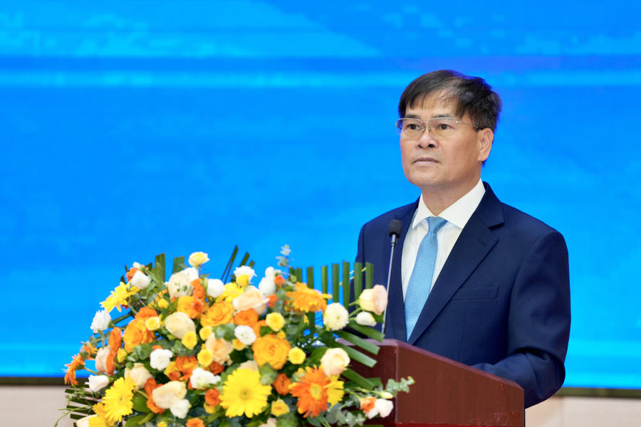 Chủ tịch UBND tỉnh Bùi Văn Khắng đề nghị doanh nghiệp hai bên tập trung khai thác hiệu quả các tiềm năng hợp tác trên bốn trụ cột chiến lược.