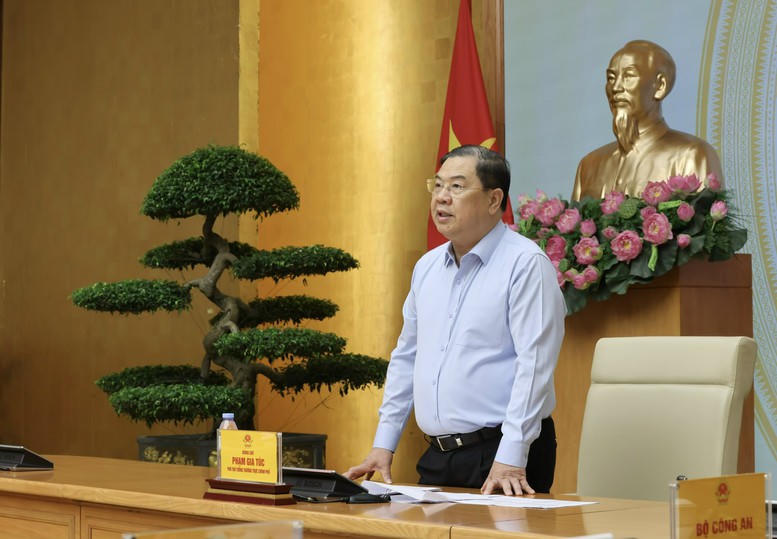 Phó Thủ tướng Thường trực đề nghị các đại biểu tập trung đánh giá công tác chống buôn lậu, gian lận thương mại và hàng giả 6 tháng đầu năm 2026; kiểm điểm những việc đã làm được, chưa làm được. (Ảnh: VGP/Phương Nguyên)