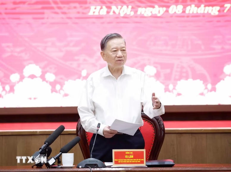 Tổng Bí thư, Chủ tịch nước Tô Lâm phát biểu chỉ đạo tại buổi làm việc với Ban thường vụ Thành uỷ Hà Nội. Ảnh TTXVN