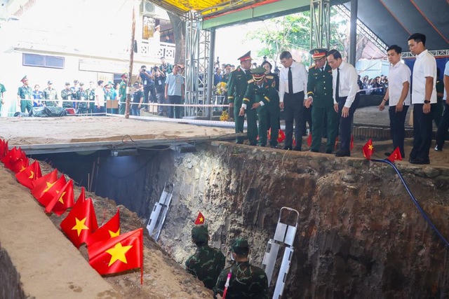 Công tác tìm kiếm, quy tập và xác định danh tính hài cốt liệt sĩ là nghĩa vụ thiêng liêng, trách nhiệm chính trị đặc biệt quan trọng của cả hệ thống chính trị. (Ảnh:&nbsp;VGP/Nhật Bắc)