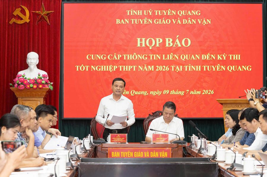 Quang cảnh buổi họp báo.