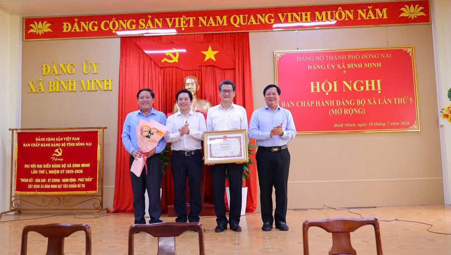 UBND thành phố Đồng Nai tặng Bằng khen cho Đảng ủy các cơ quan Đảng thuộc Đảng bộ xã Bình Minh vì có thành tích tiêu biểu trong học tập và làm theo tư tưởng, đạo đức, phong cách Hồ Chí Minh năm 2026