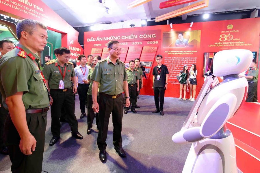 Trong khuôn khổ chuỗi sự kiện, các hoạt động trưng bày, triển lãm và trải nghiệm được tổ chức tại khu vực phố Đinh Tiên Hoàng (phường Hoàn Kiếm).