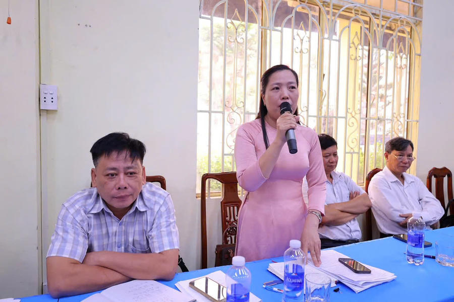 Đại biểu phát biểu ý kiến.