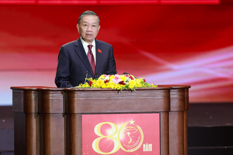 Tổng Bí thư, Chủ tịch nước đề nghị lực lượng An ninh nhân dân thống nhất nhận thức về tư duy an ninh quốc gia, bảo vệ an ninh quốc gia hiện nay, từ đó quyết liệt đổi mới biện pháp, củng cố thế trận, hoàn thành xuất sắc nhiệm vụ được giao - Ảnh: VGP/Nhật Bắc