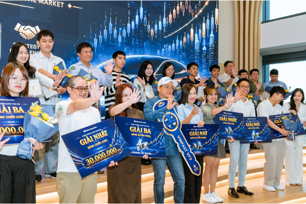Khoảnh khắc giao lưu của các nhà đầu tư sau lễ trao giải Chứng Trường Huyền Thoại 2026.