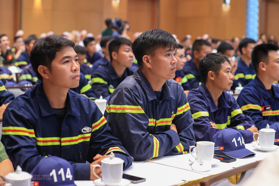 Hình ảnh Đoàn Quân đội nhân dân Việt Nam và Công an nhân dân Việt Nam hỗ trợ Venezuela khắc phục hậu quả động đất hoàn thành nhiệm vụ trở về nước. (Ảnh: VGP)