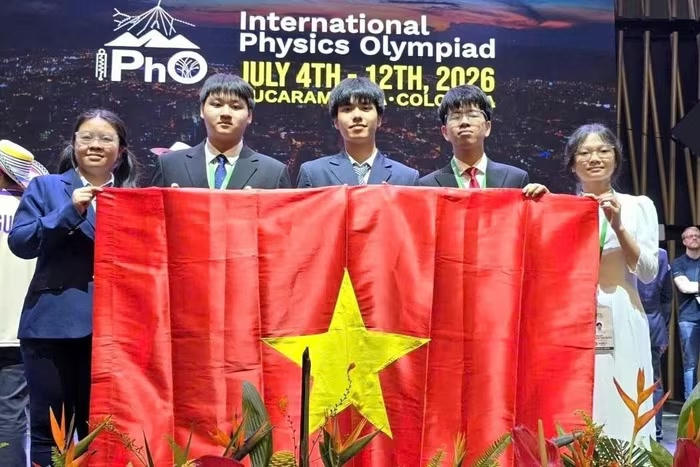 Cả 5 học sinh Việt Nam tham dự Olympic vật lý quốc tế đều đoạt huy chương - Ảnh: MOET.