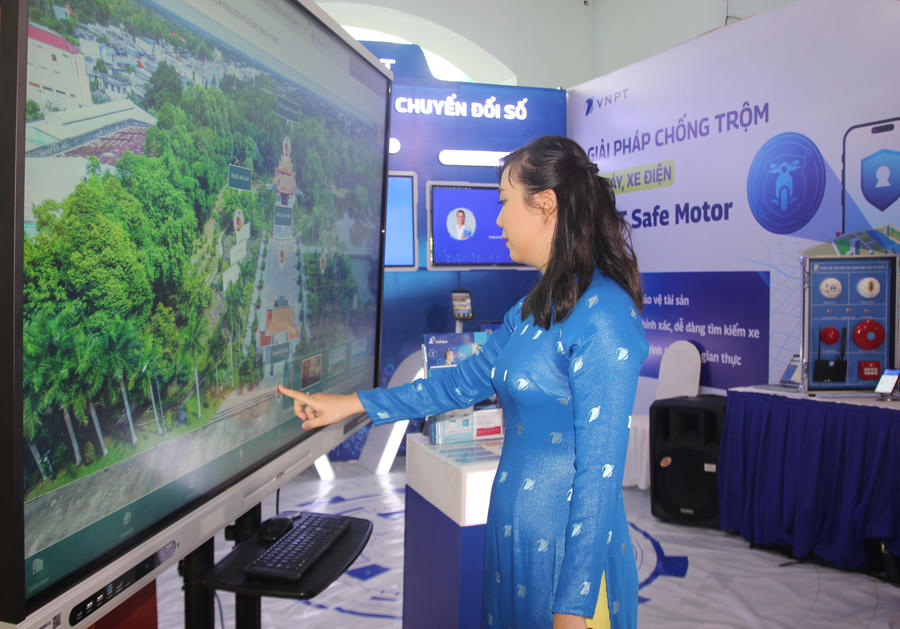 Khoa học - công nghệ, đổi mới sáng tạo và chuyển đổi số được xem là động lực quan trọng để nâng cao năng suất, chất lượng tăng trưởng và sức cạnh tranh của nền kinh tế. (ảnh minh họa).