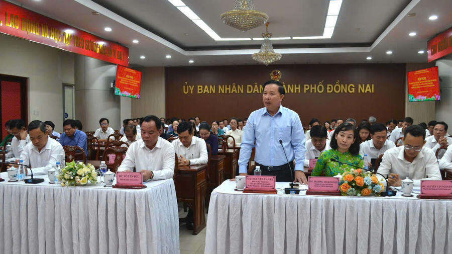 Phó Bí thư Thành ủy, Bí thư Đảng ủy, Chủ tịch UBND thành phố Nguyễn Văn Út chỉ đạo, triển khai nhiệm vụ 6 tháng cuối năm của Đảng bộ UBND thành phố.
