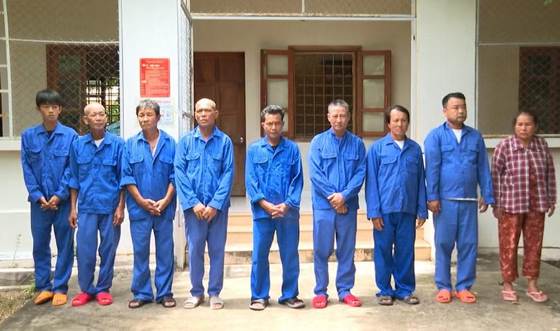 8 nghi can bị bắt giữ - Ảnh Công an TP Hồ Chí Minh.