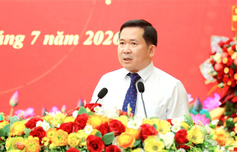 Phó Bí thư Tỉnh ủy An Giang Đinh Văn Nơi phát biểu nhậm chức. 