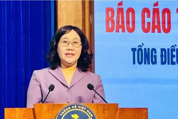 Cục trưởng Cục Thống kê Nguyễn Thị Hương phát biểu tại hội nghị.