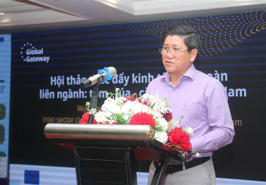 Ông Lê Văn Sử - Phó Chủ tịch UBND tỉnh Cà Mau phát biểu tại Hội thảo.