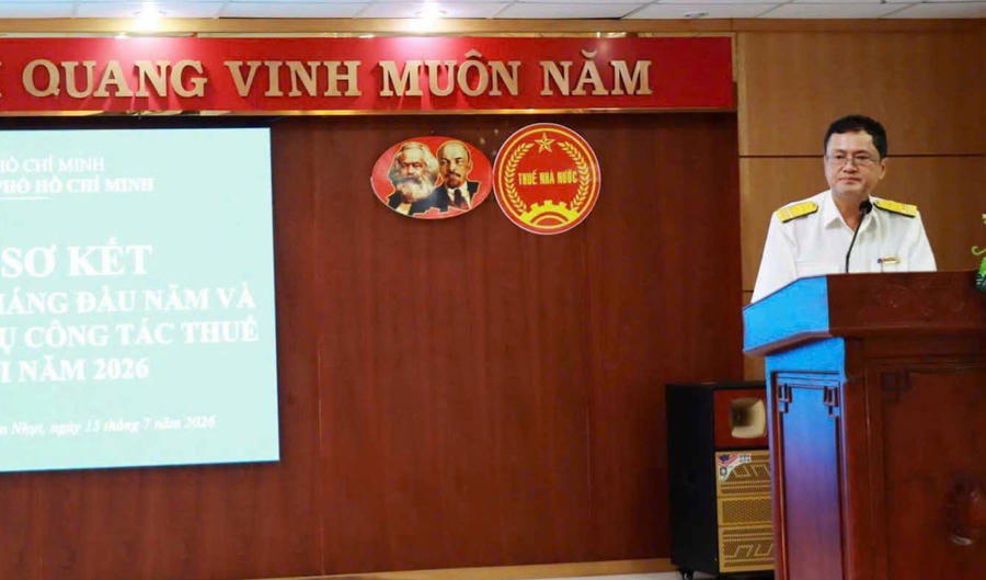 Ông Phan Văn Dũng, Phó Trưởng Thuế TP HHCM phát biểu tại hội nghị.