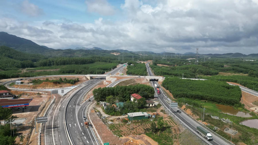 Thêm nhiều tuyến đường bộ cao tốc được đưa vào quy hoạch - Ảnh minh họa.