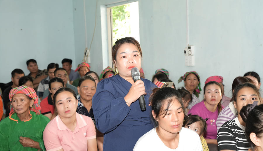 Cử tri xã Sơn Vĩ kiến nghị tỉnh quan tâm đầu tư, nâng cấp hạ tầng và các công trình an sinh xã hội, góp phần nâng cao đời sống nhân dân khu vực biên giới.