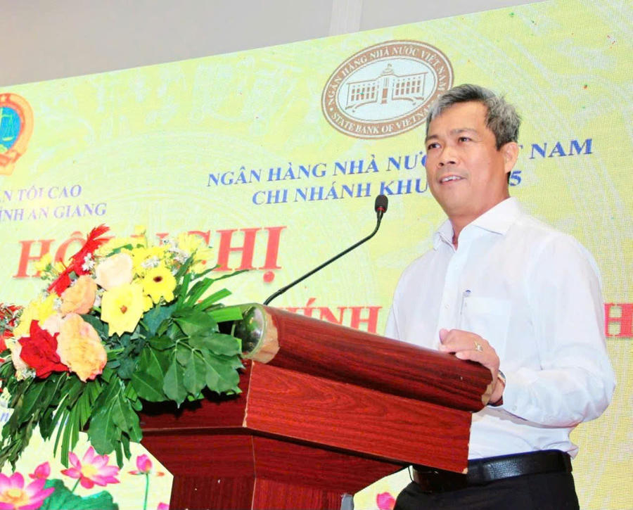 Ông Thái Rết - Chánh án TAND tỉnh An Giang phát biểu khai mạc hội nghị