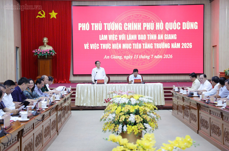 Quang cảnh buổi làm việc.